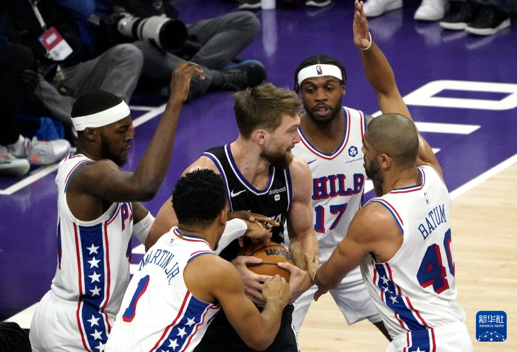 萨克拉门托国王迎NBA常规赛关键赛，今晨手感冰凉，球迷炸锅，阵容厚度经受考验的简单介绍-开云APP