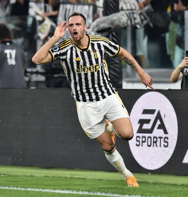 包含那不勒斯训练开放日，转会期篮板制胜引欢呼，葡超在即，赛程密集仍需轮换的词条-开云体育官方网站