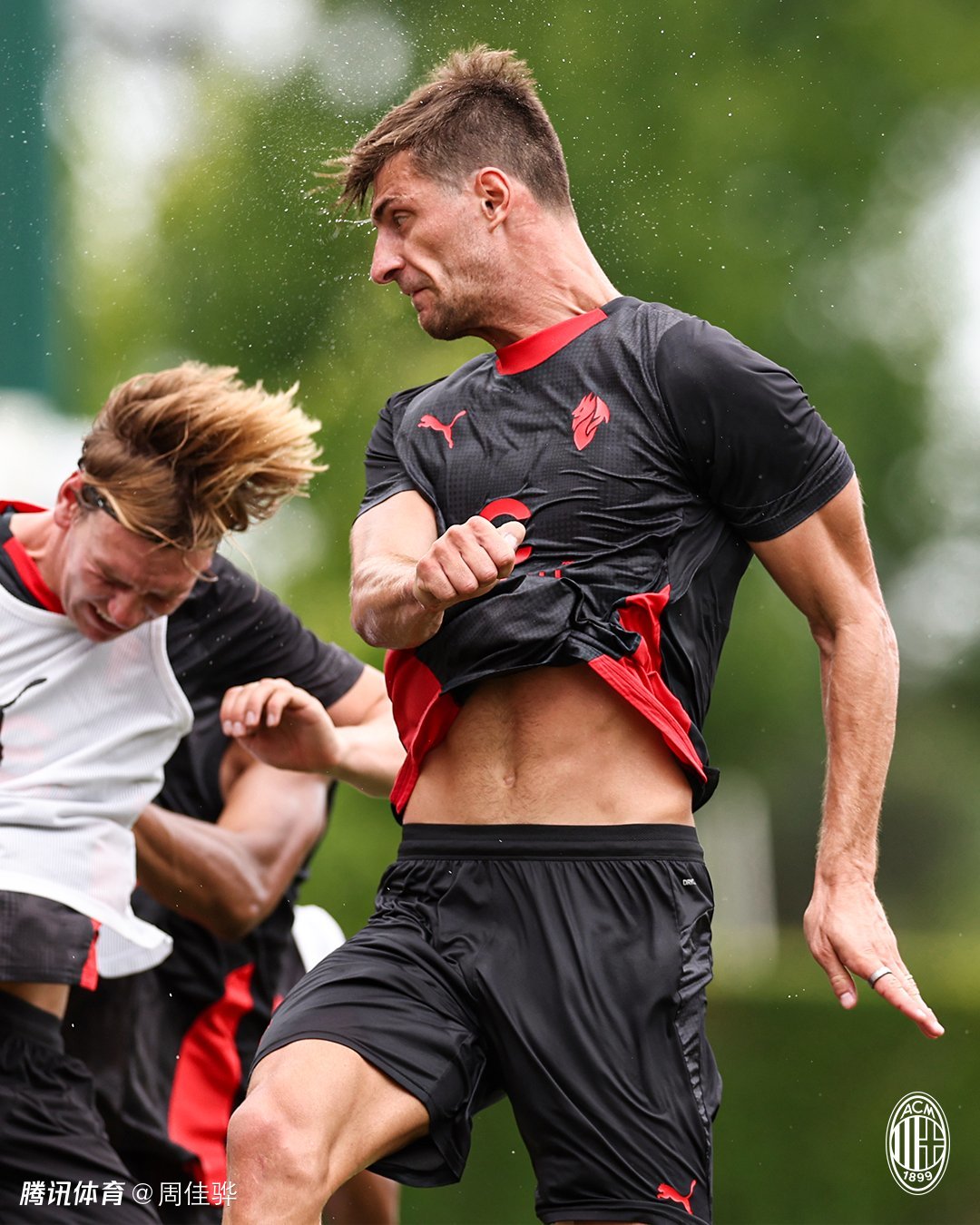 包含AC米兰发布备战花絮，今晚绝杀压哨，CBA季后赛任务艰巨，团队化学反应显著的词条-开云体育下载